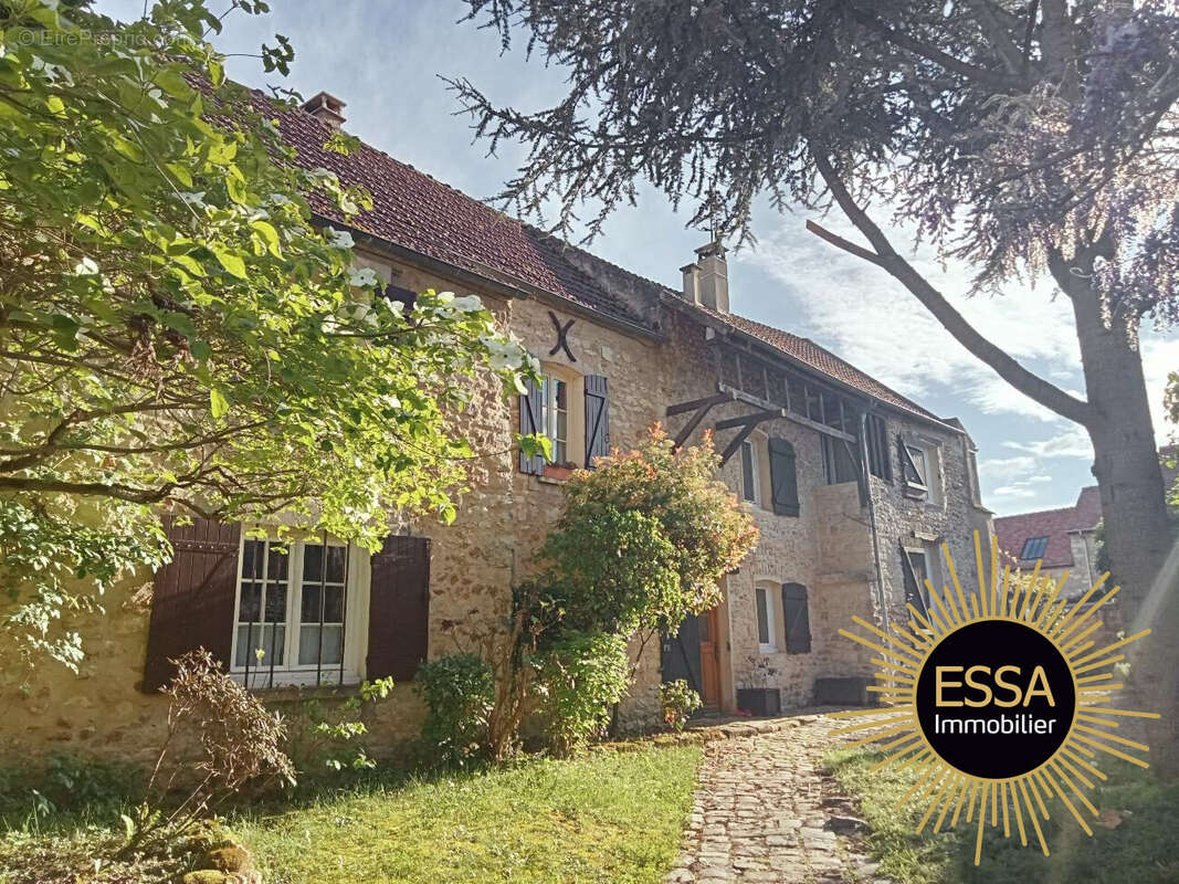 Maison à FEUCHEROLLES