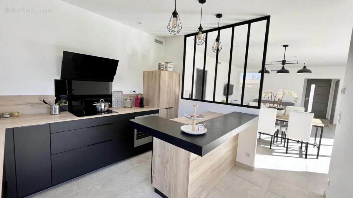 Maison à MORIERES-LES-AVIGNON