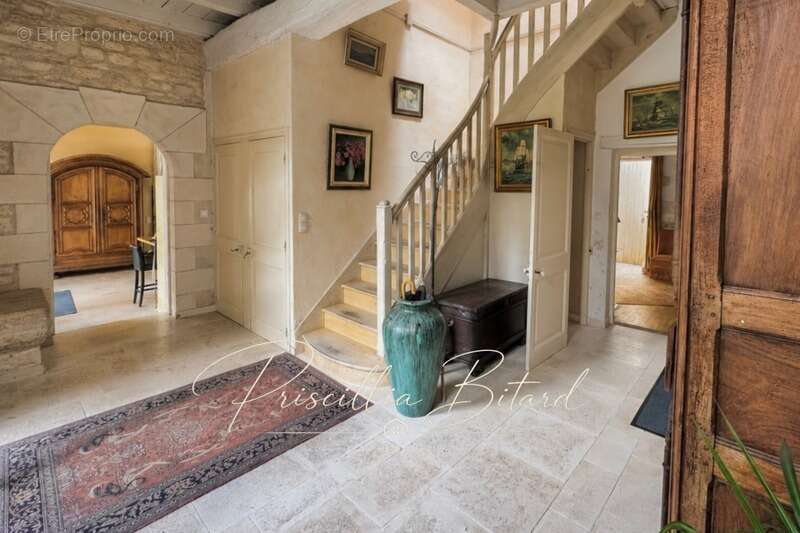 Maison à MONTROY