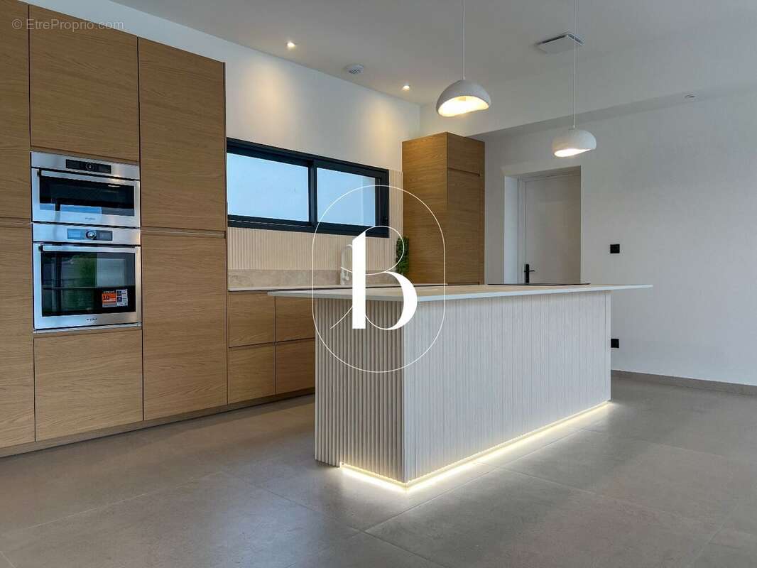 Maison à BAGNOLS-SUR-CEZE