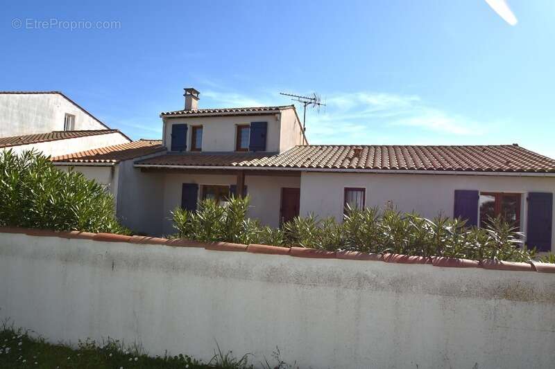 Maison à LA BREE-LES-BAINS