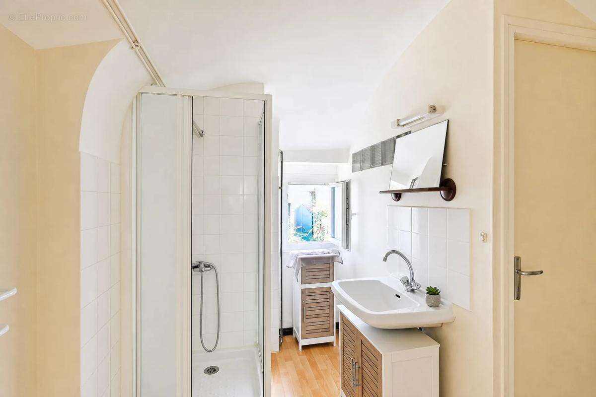 Maison de 7 pièces de 220 m² situé au Martinet - photo 12