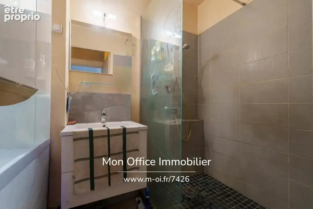Référence : 7426-NZW - Appartement 5 pièces à rénover - vue panoramique, box fermé, cave - photo 7