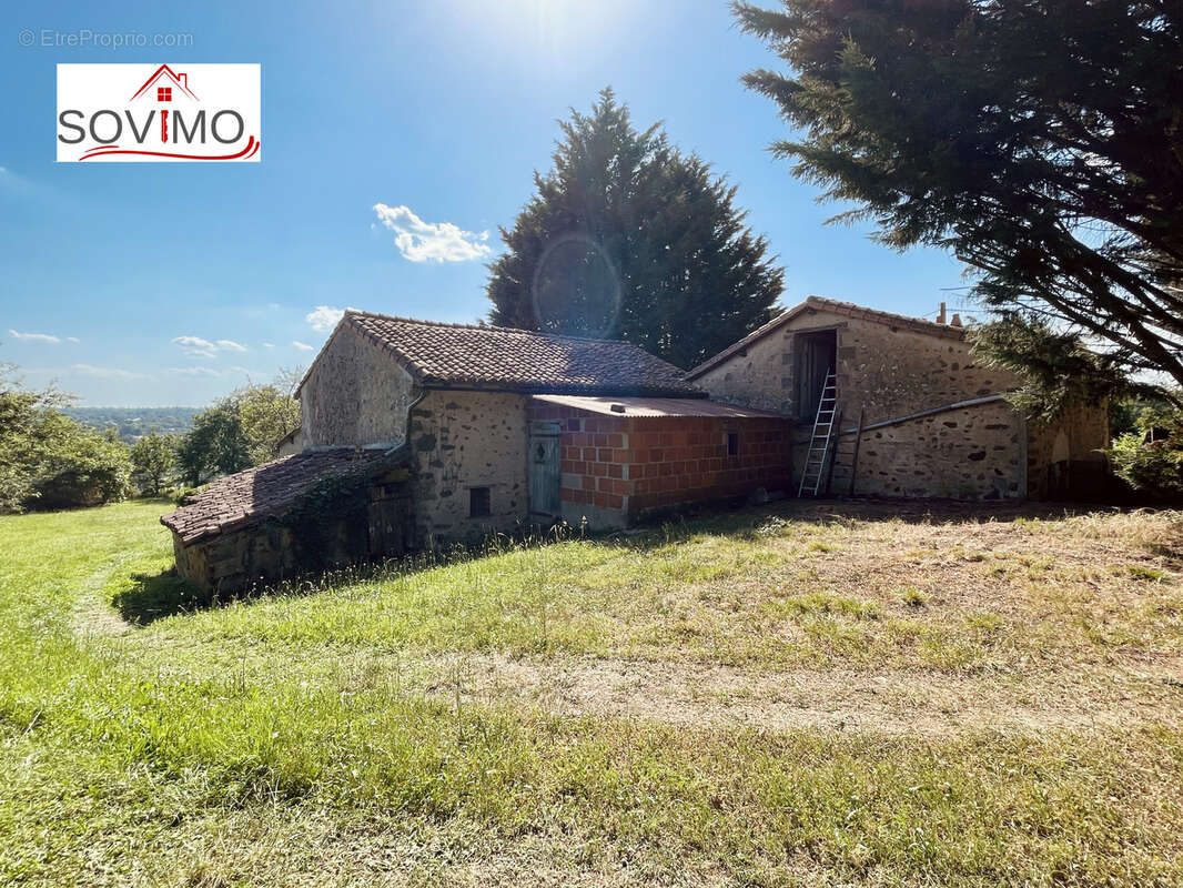 Maison à AVAILLES-LIMOUZINE
