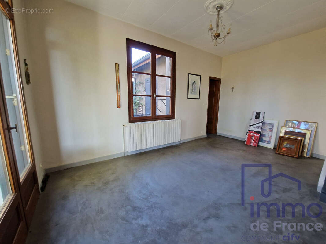 Maison à SAINT-JUST-SAINT-RAMBERT