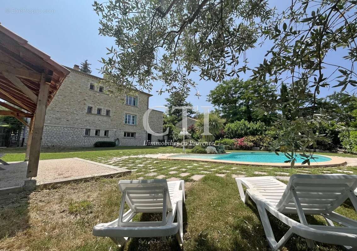 Maison à VAISON-LA-ROMAINE