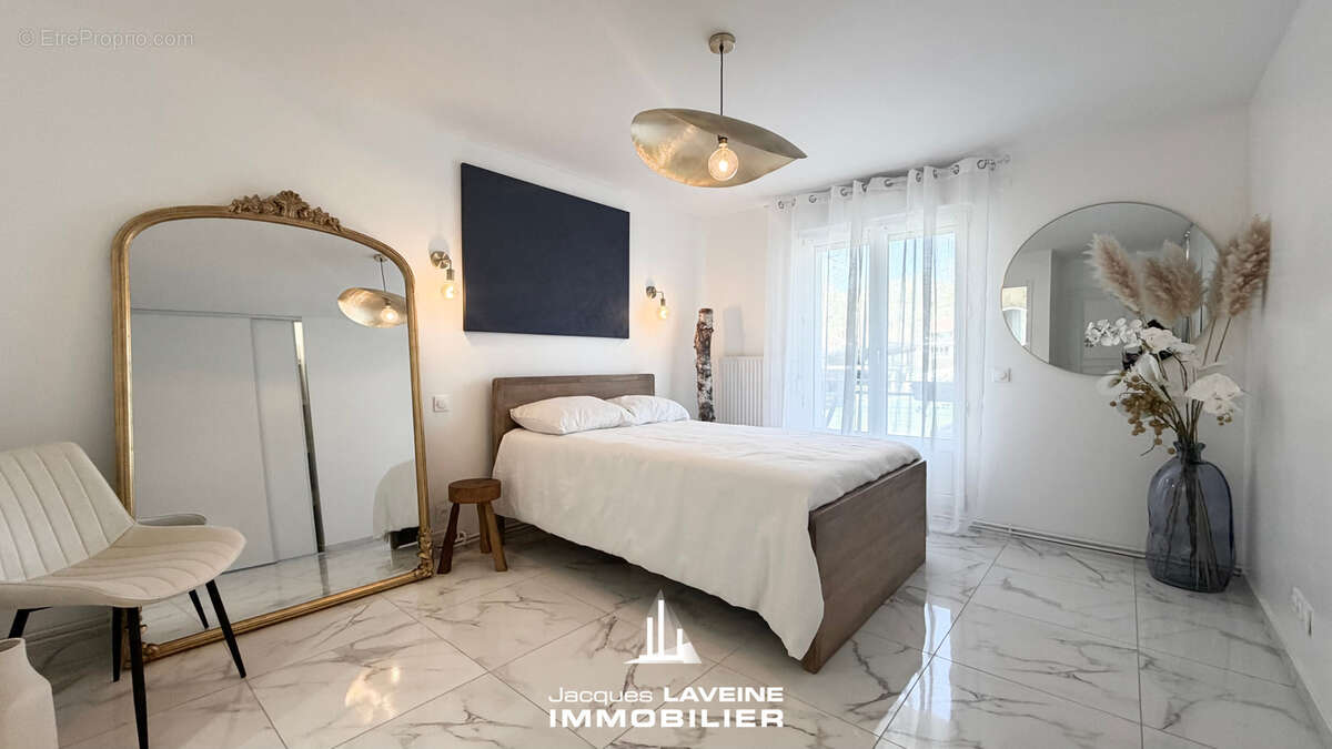 Appartement à SCY-CHAZELLES