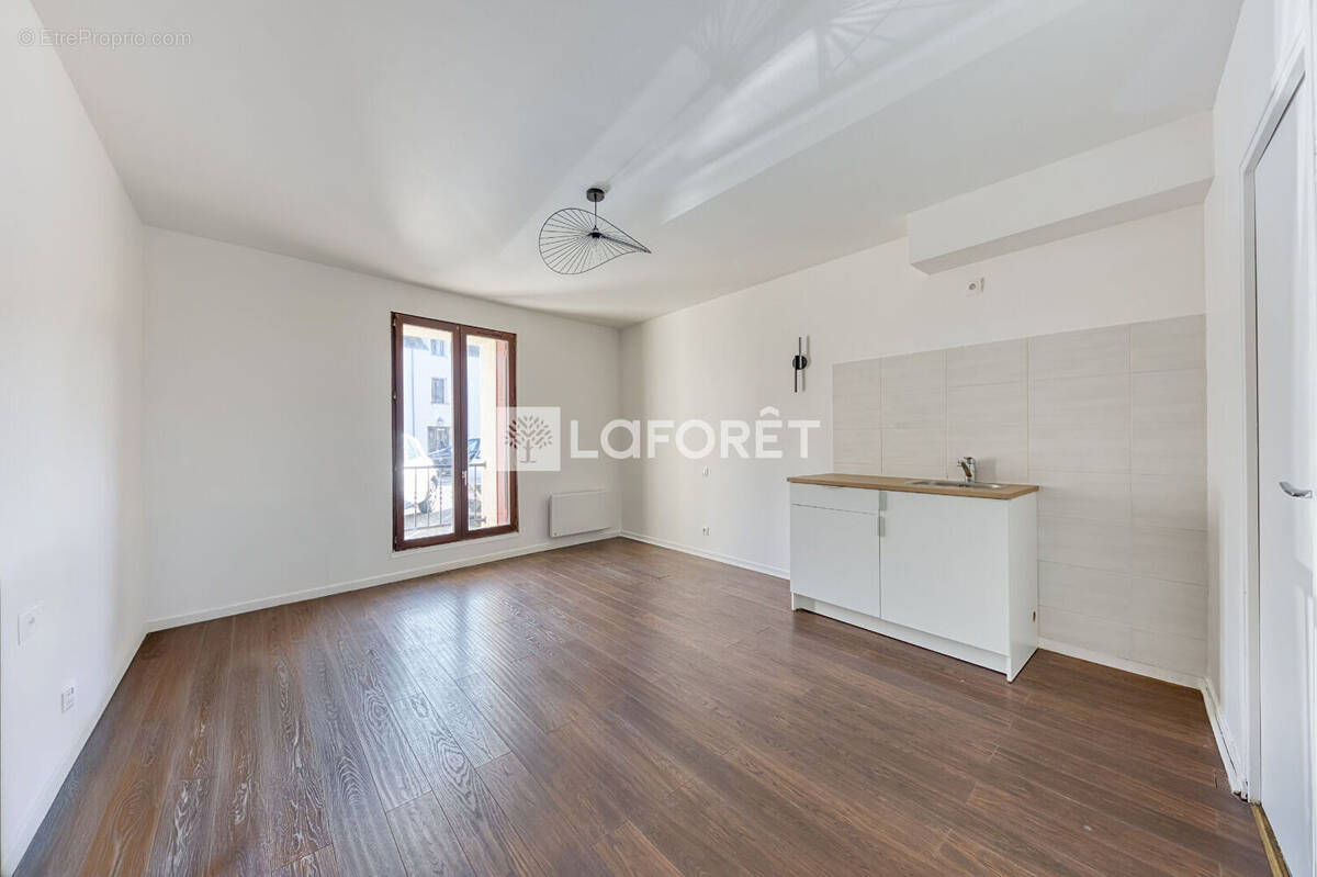 Appartement à OZOIR-LA-FERRIERE