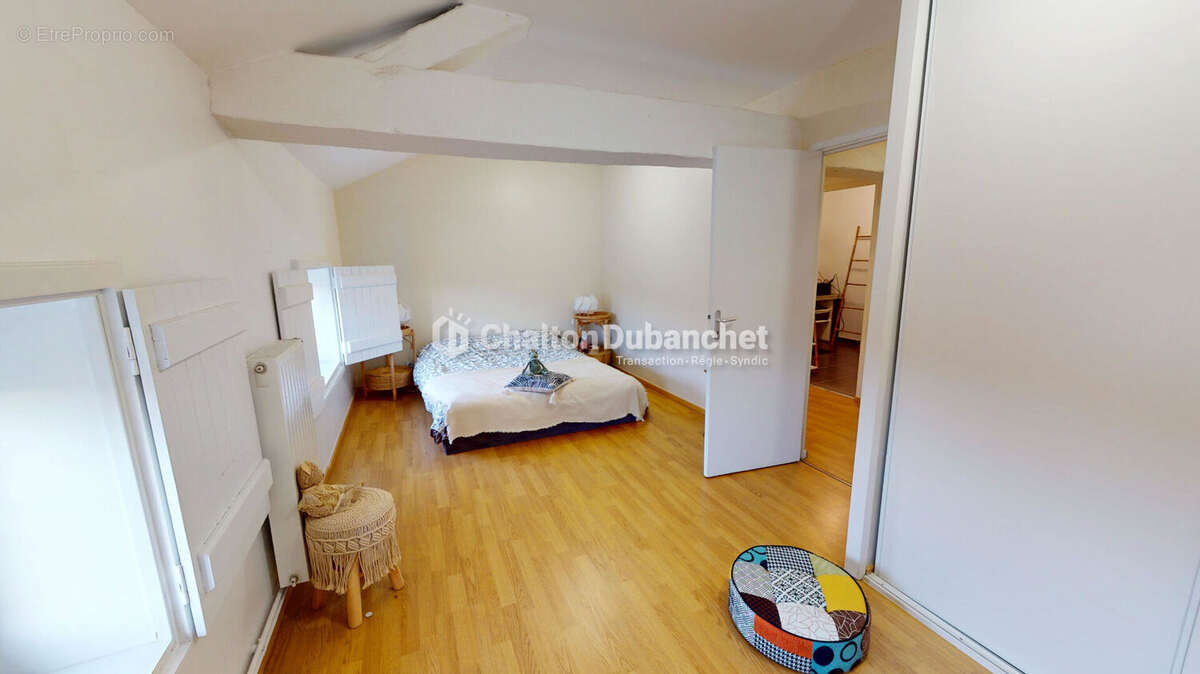 Appartement à CHARLIEU