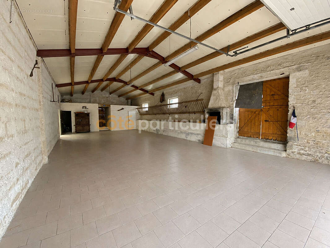 Maison familiale de 210 m² avec piscine à Saint-Michel-En-L'Herm - photo 18