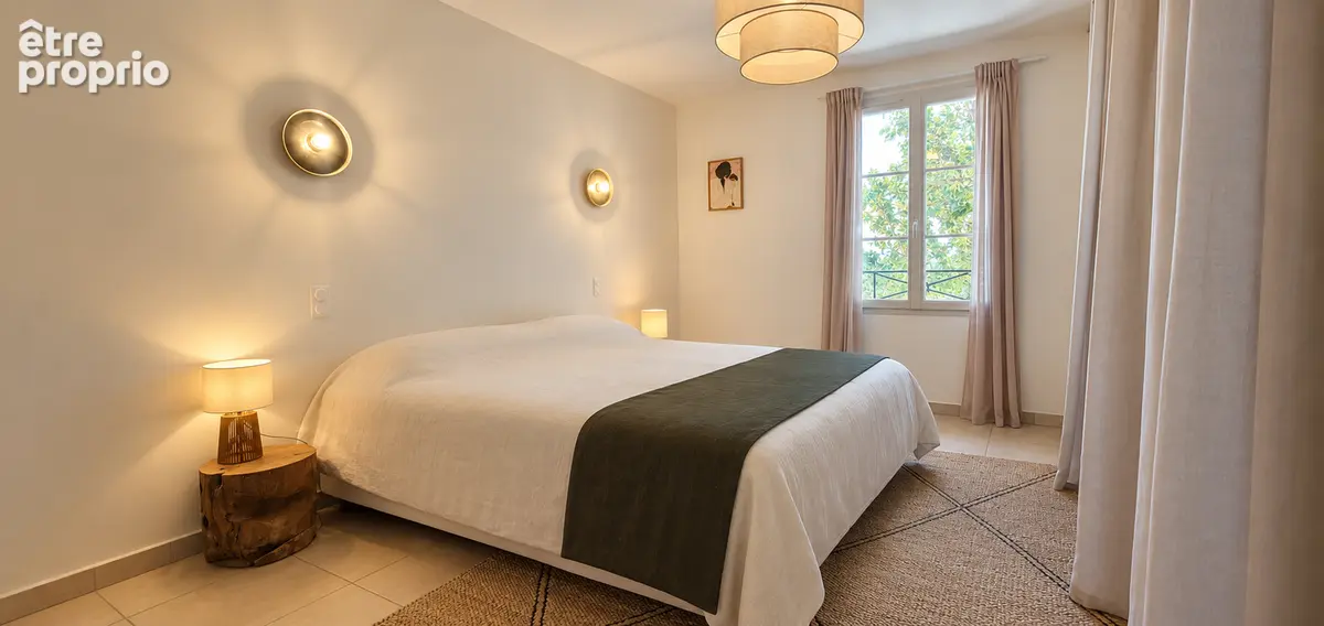 Villa type bastide  vendue meublée, Sh 192m² , terrain de 1150m² , piscine. - photo 7