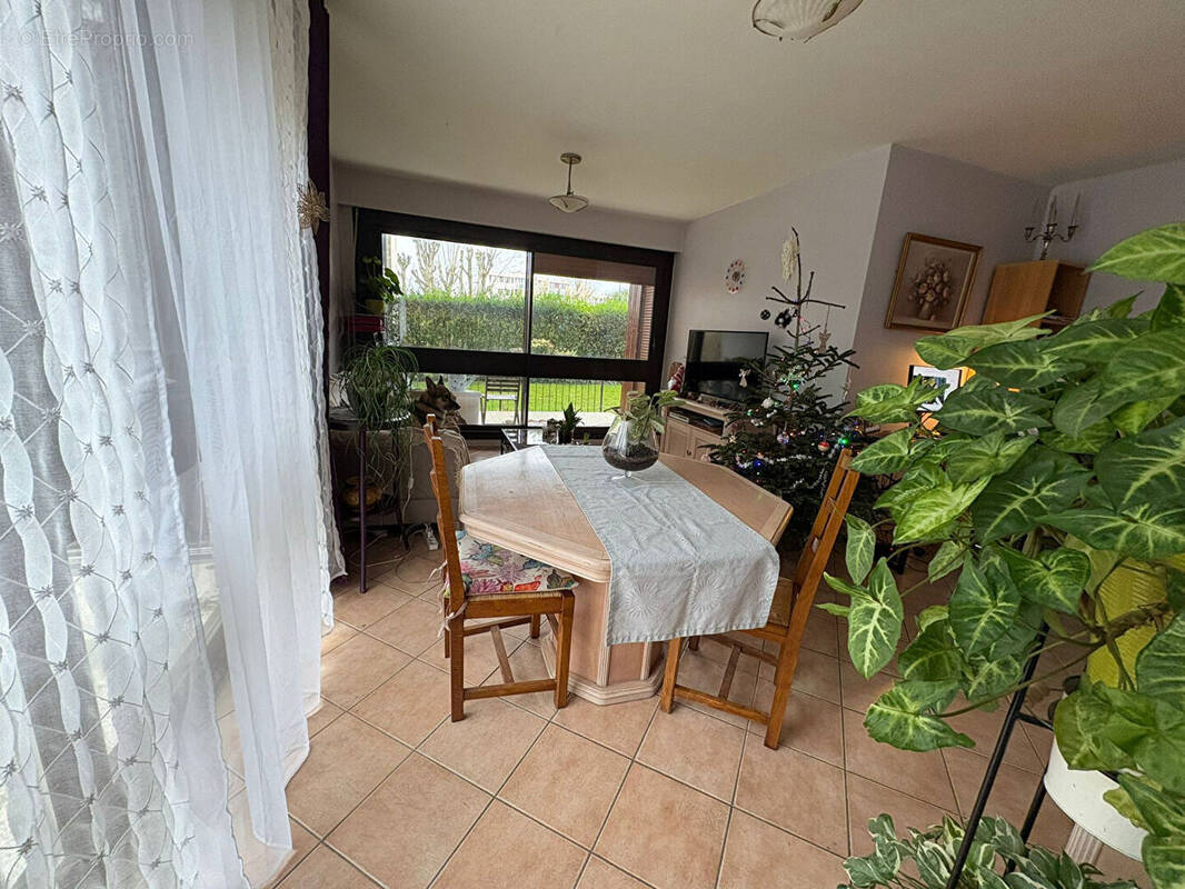 Appartement à FONTENAY-LE-FLEURY