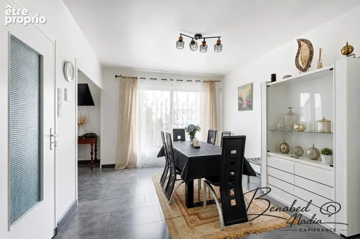 Maison familiale de 150 m² avec beau terrain de plus de 1 000 m² – Quartier Champ Plantier à Feyzin - photo 2