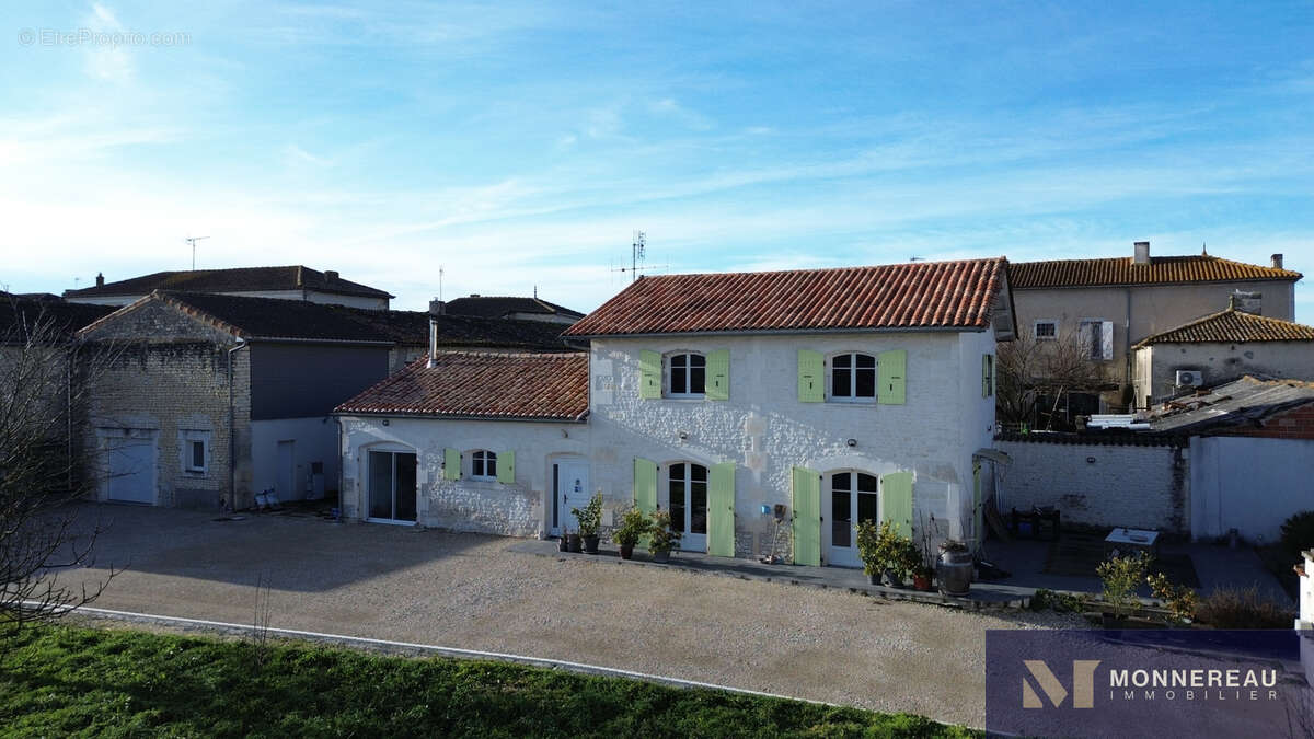Maison à LONZAC