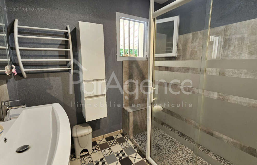 Maison de plain pied 5 pièces - Beau terrain - photo 16