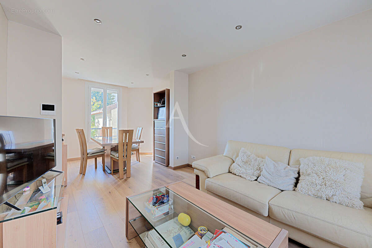 Maison à LE PERREUX-SUR-MARNE