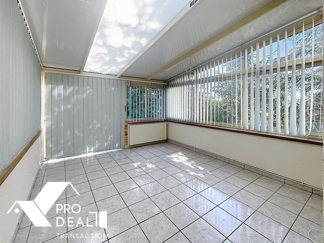 Maison 125 m² à Boisset-Saint-Priest  - photo 3