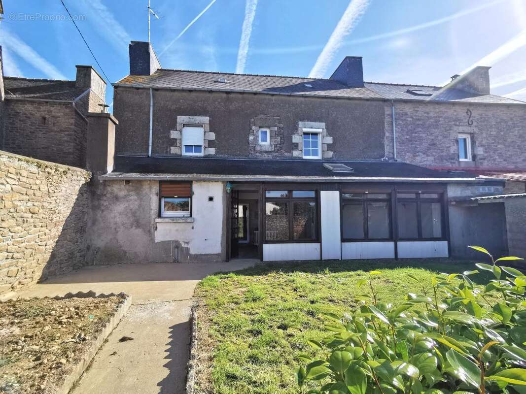 Maison à PLOUEZEC
