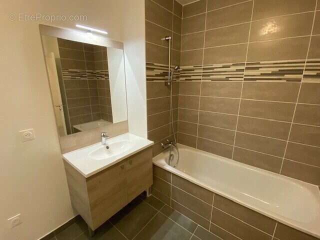 Appartement à MARSEILLE-2E