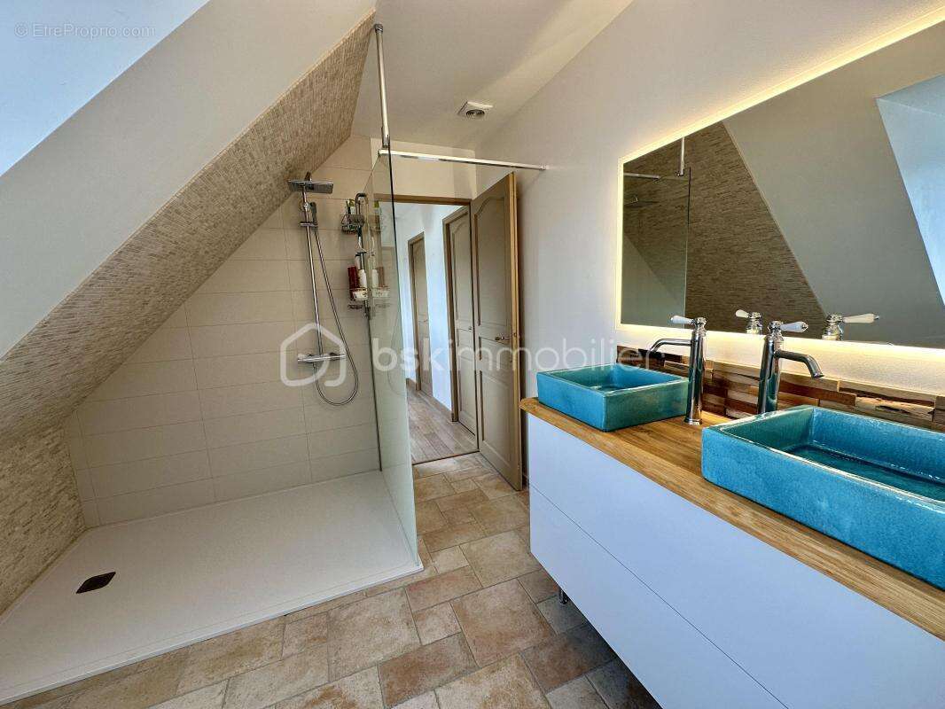 Longère de caractère rénovée – DPE B – 180 m² à Fouesnant - photo 11