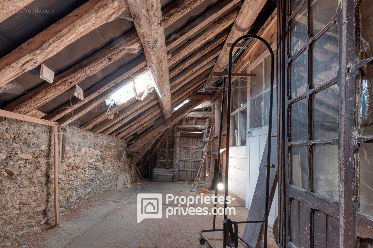 Maison à FONTENAY-LES-BRIIS