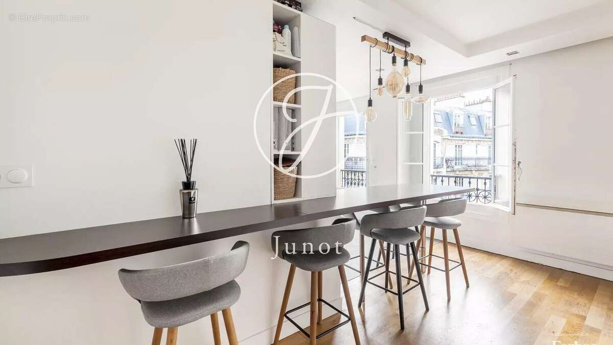 Appartement à PARIS-18E