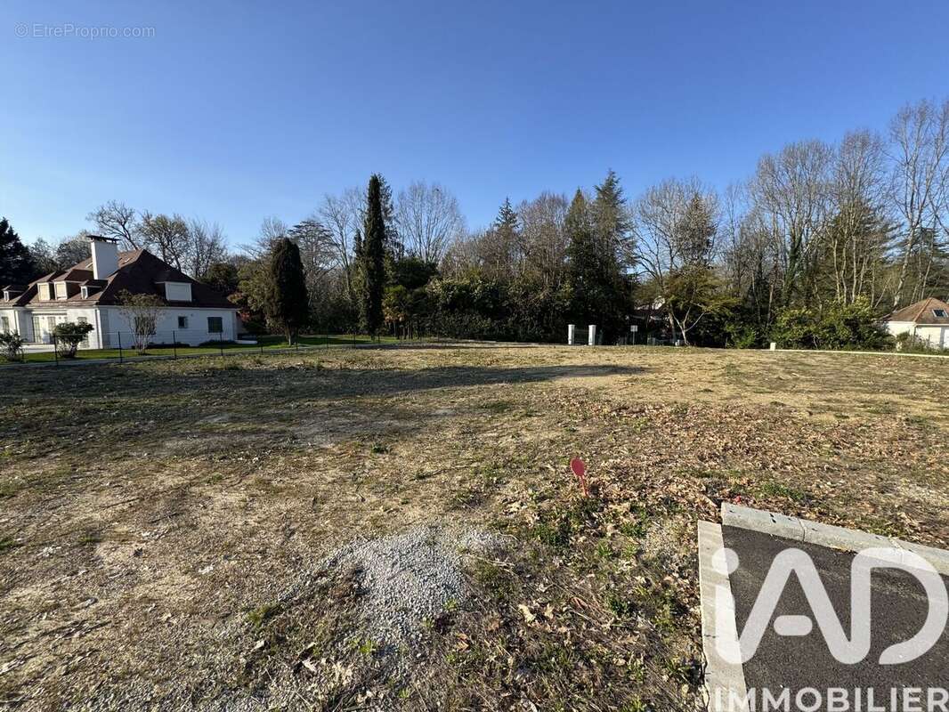 Photo 3 - Terrain à LESCAR