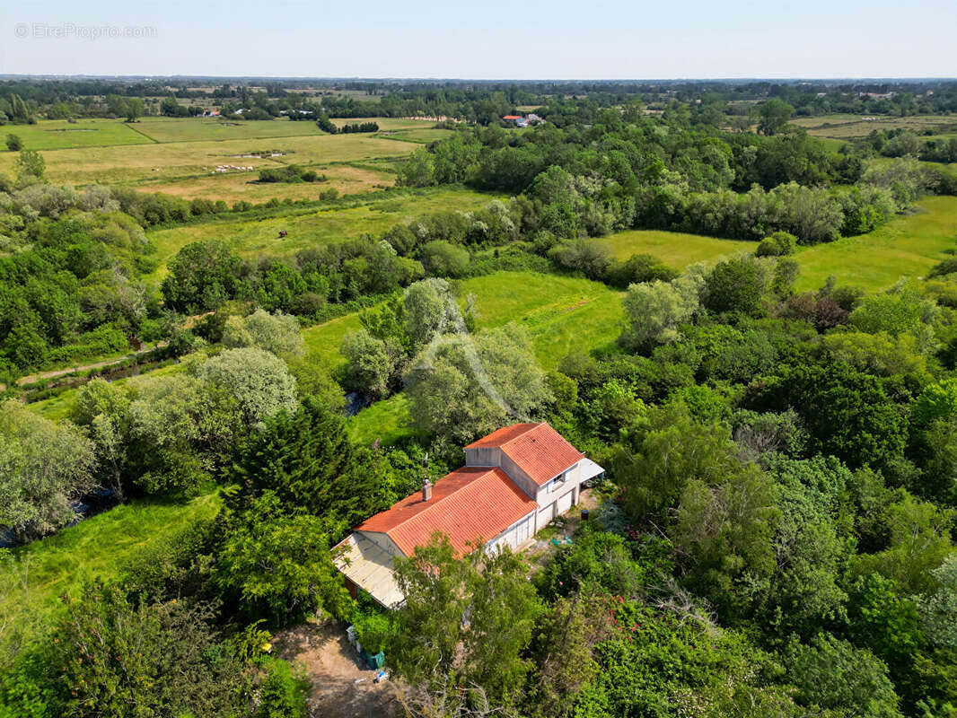 Maison à LE PERRIER