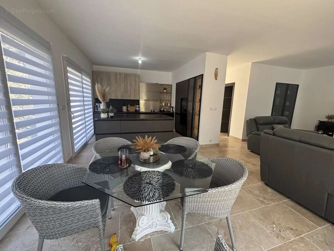 Maison à TOURRETTE-LEVENS