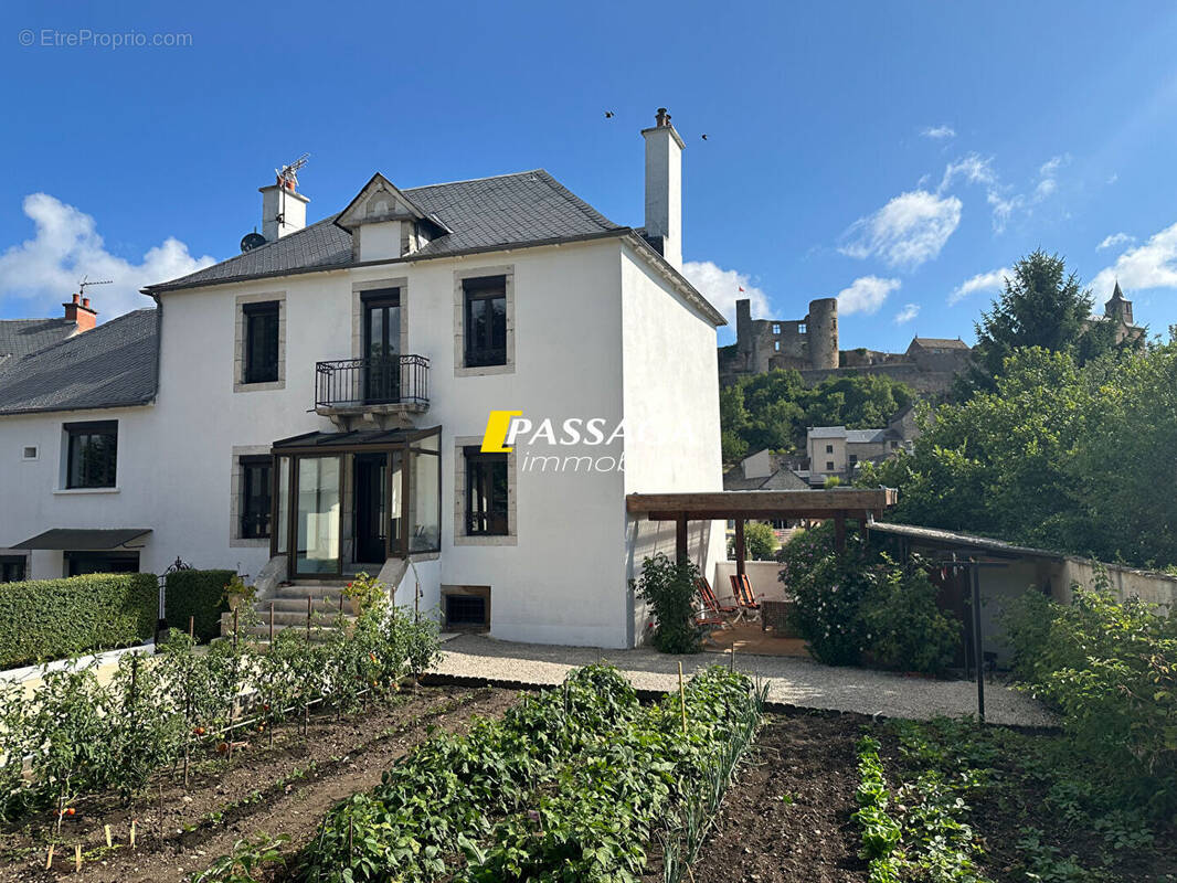 Maison à BERTHOLENE