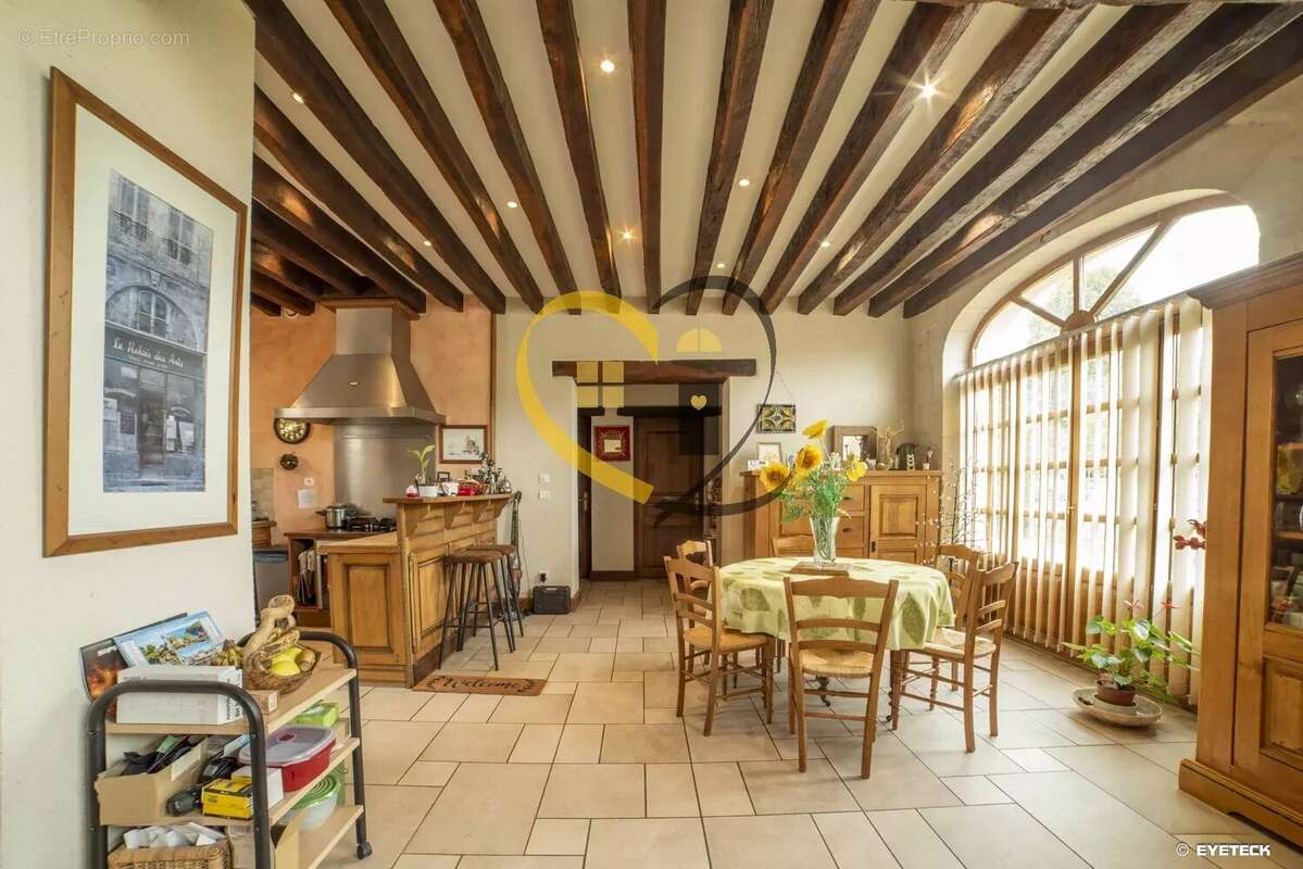 Maison à MENETOU-SALON