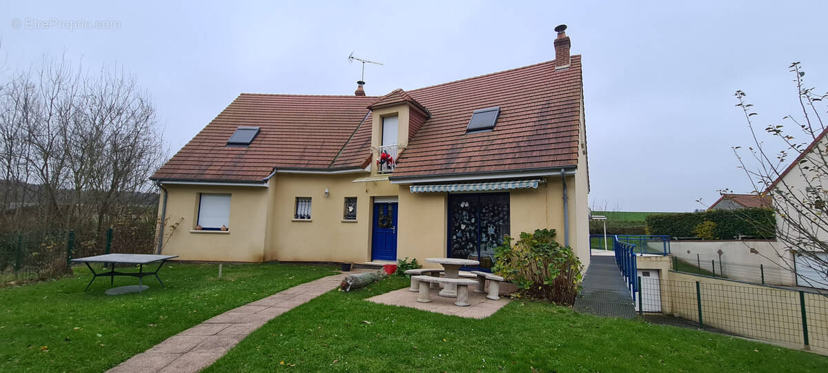 Maison à SAINT-PIERRE-EN-VAL