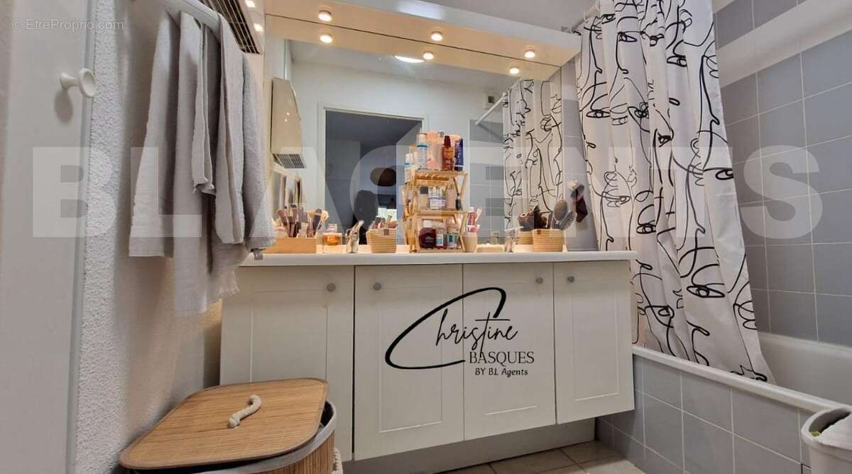 Appartement Verdun salle de bain - Appartement à VERDUN-SUR-GARONNE