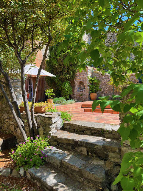 Maison à DURFORT-ET-SAINT-MARTIN-DE-SOSSENAC