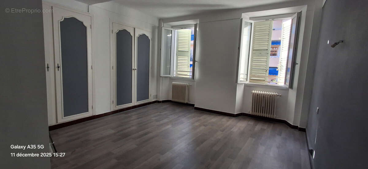 Appartement à VALLAURIS