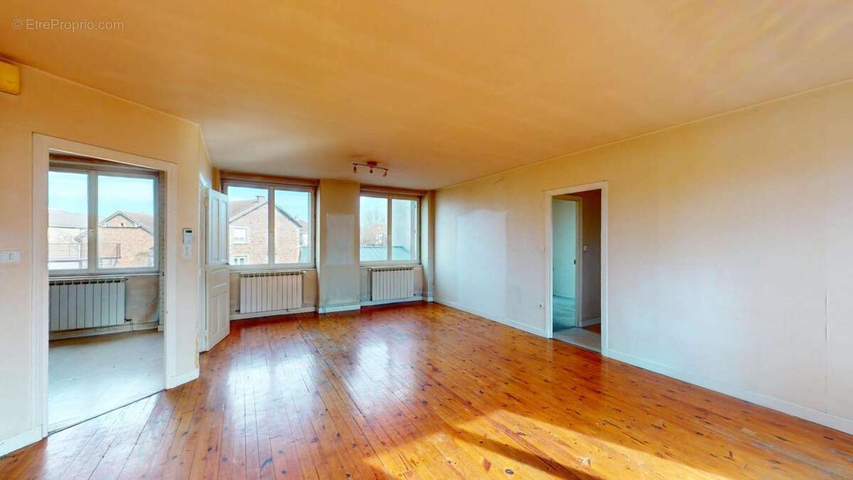 Appartement à SAINT-CHRISTOPHE-VALLON