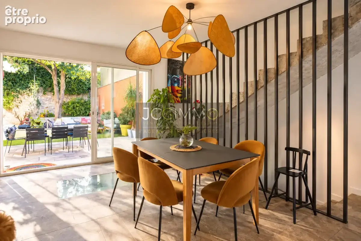 Toulon le mourillon - rare - maison de caractere 161 m2 - jardin 110 m2 - rénovation architecte - garage - photo 4