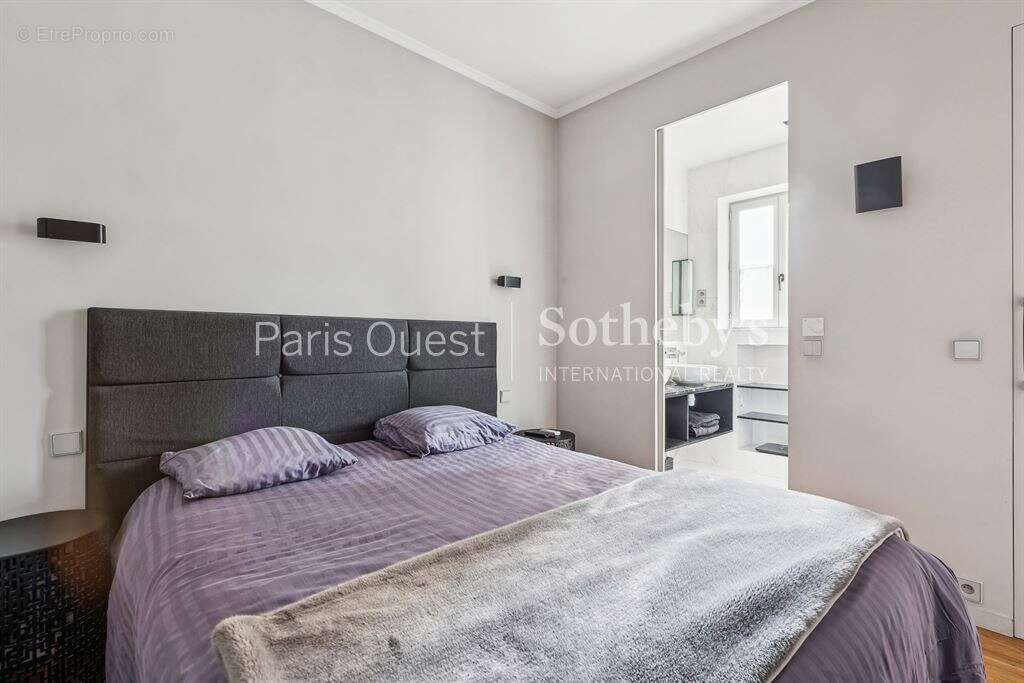 Appartement à PARIS-8E