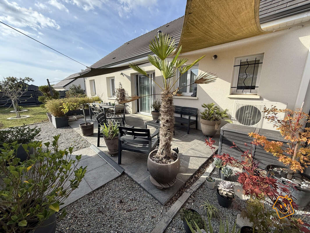 Maison à LA CHAPELLE-SAINT-URSIN