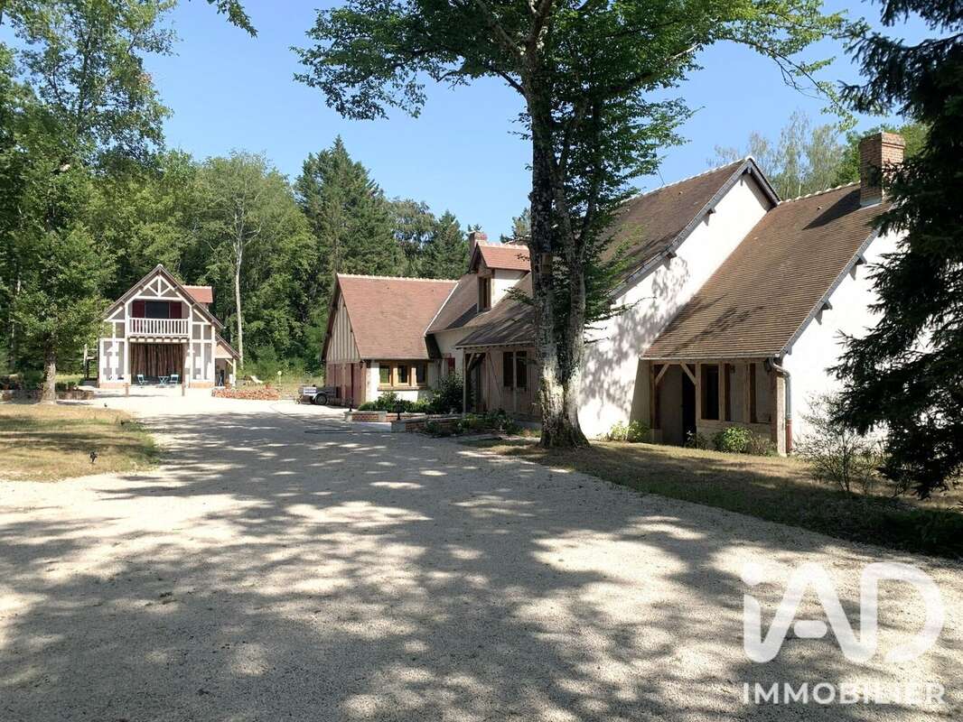 Maison 386 m² à Mont-Pres-Chambord  - photo 3