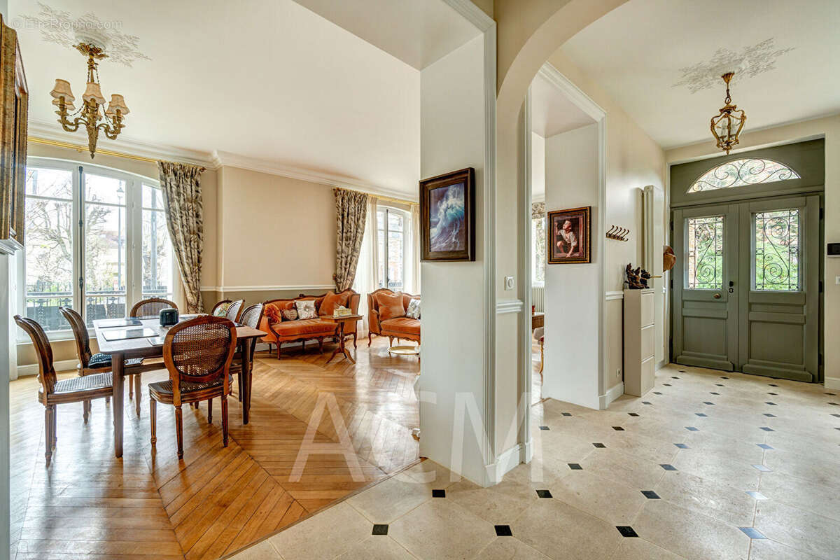 Maison à MAISONS-LAFFITTE