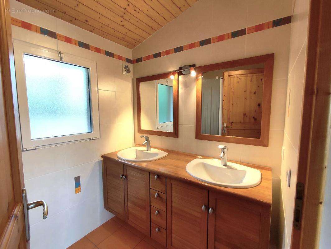 Maison à CUBZAC-LES-PONTS