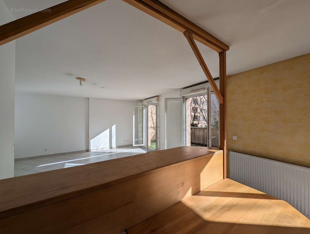 n°8 - Appartement à VILLEURBANNE