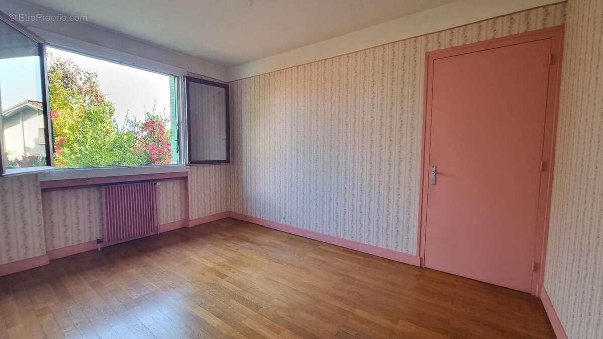 Maison à FONTAINES-SAINT-MARTIN