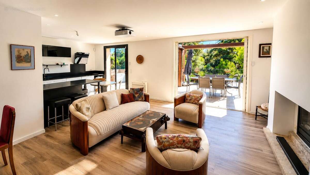 Maison à BORMES-LES-MIMOSAS