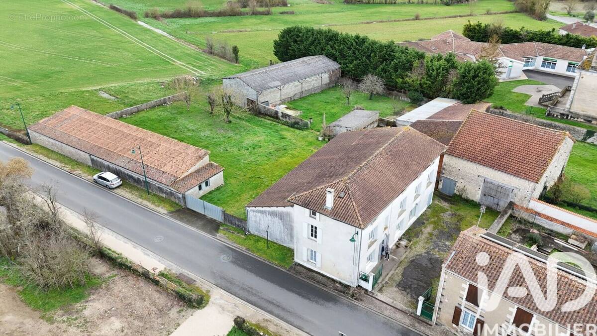 Photo 1 - Maison à ANAIS