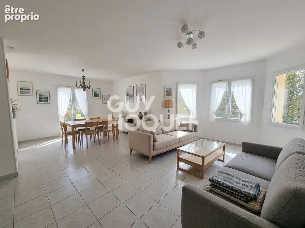Maison familiale d'environ 90 m² avec vie de plain-pied, jardin sans vis-à-vis et rendement locatif immédiat - photo 2