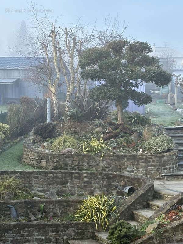 Maison à AMBRIERES-LES-VALLEES