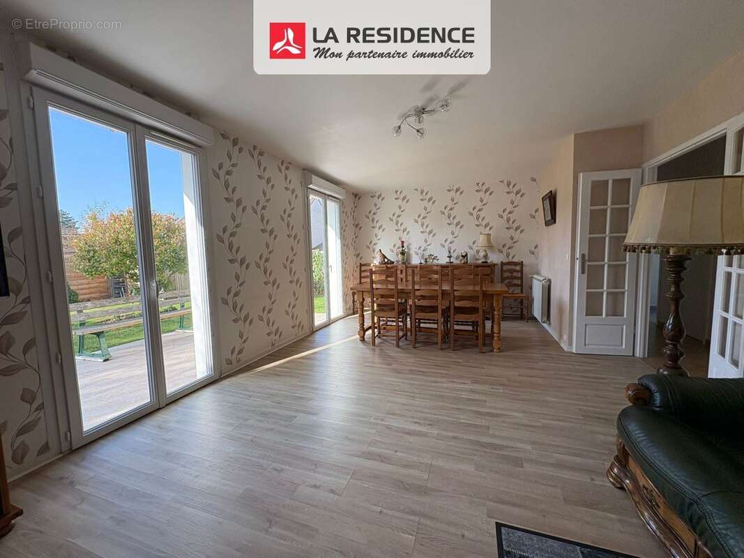 Maison à MONTIGNY-LES-CORMEILLES