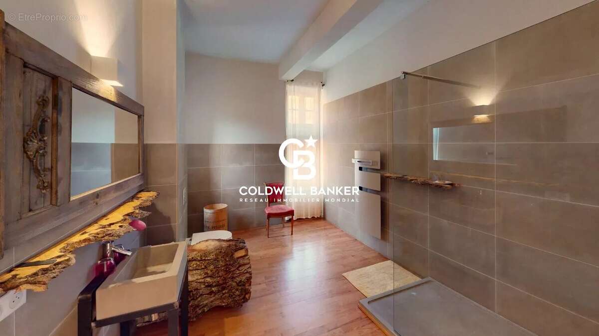 Maison à LISSAC-ET-MOURET